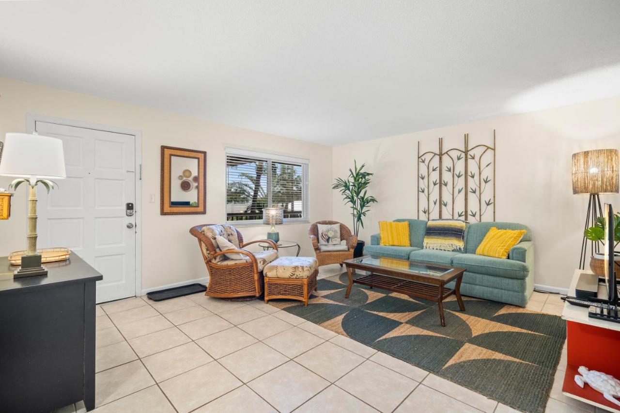Waves 18 Apartment St. Pete Beach Exterior photo